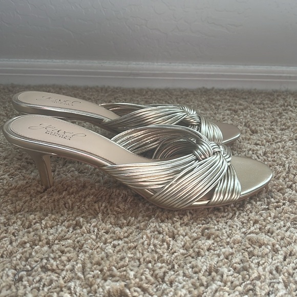 Jewel Badgley Mischka Mia Twisted Gold Leather Mules, size 8.5, NEW w/ box - Picture 5 of 7